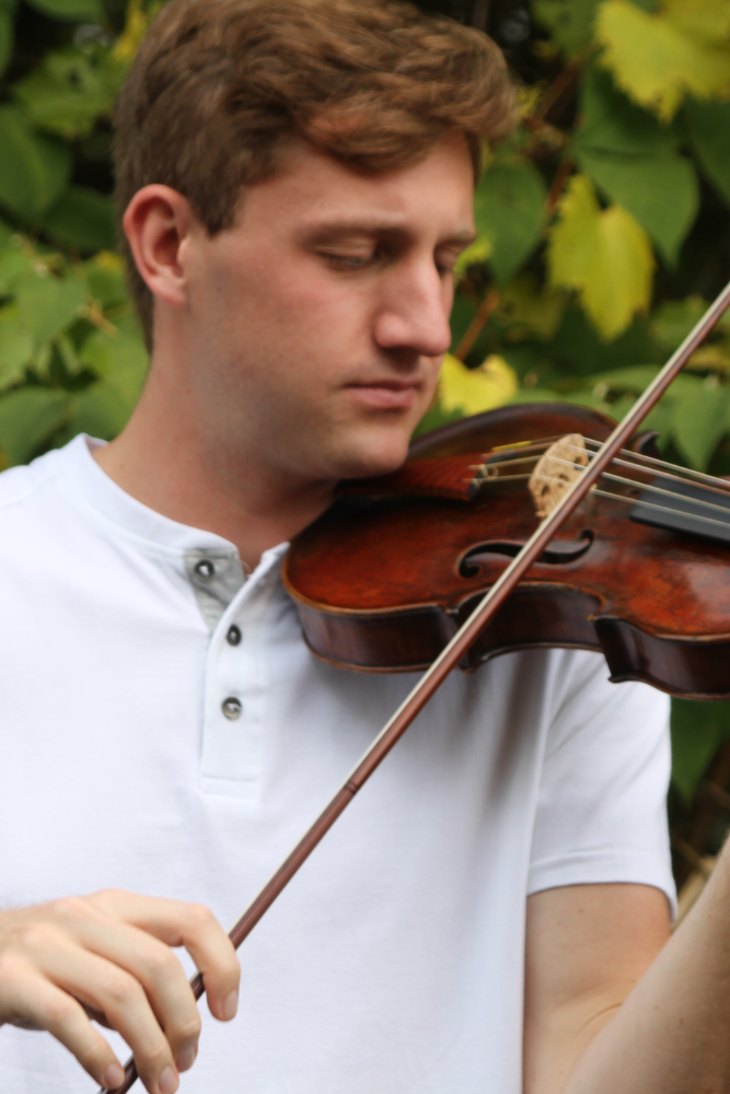 Jimmy Drancsak playing Baroque violin
